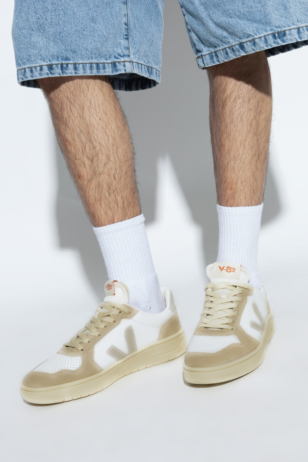 Veja Sports shoes `V-82`