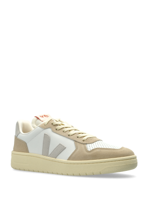 Veja Sports shoes `V-82`