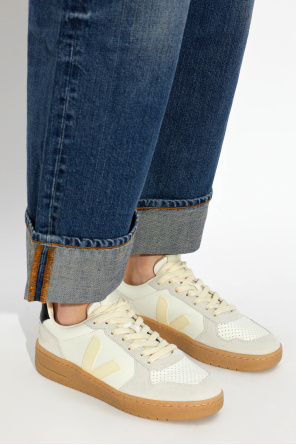 Sports shoes "v-82" od Veja