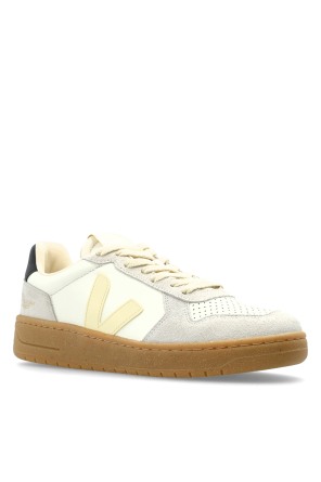 Veja Sports shoes "V-82"
