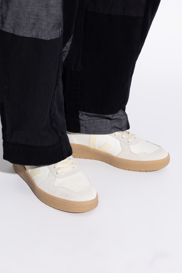 Veja Sportschuhe „V-82“