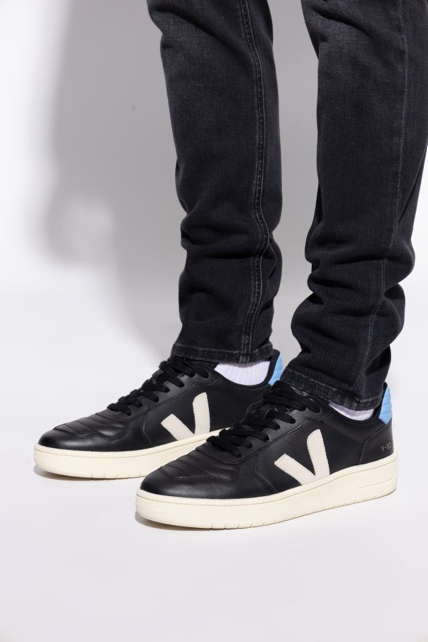 Veja "V-82 II" sports shoes