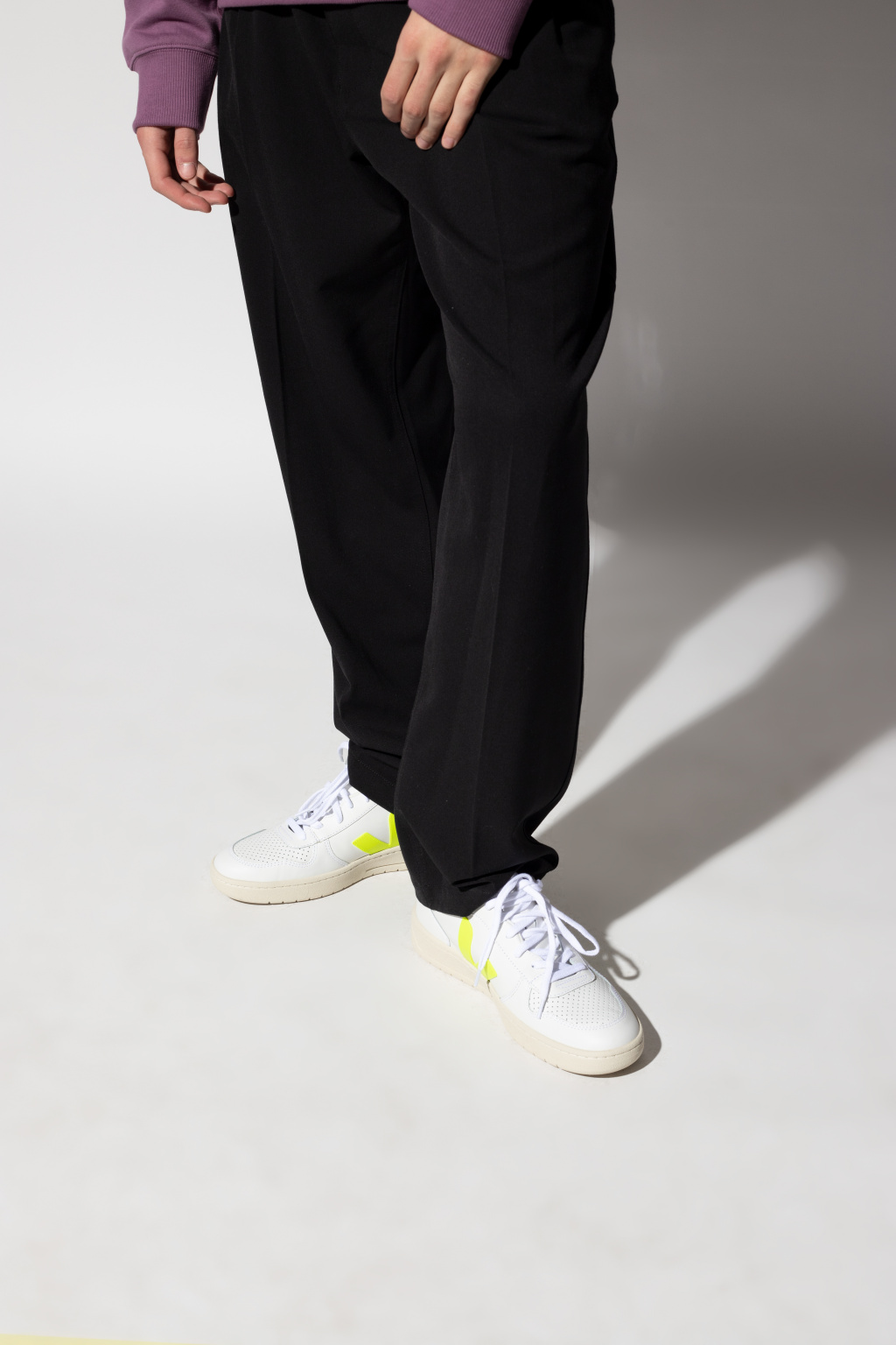 Veja ‘V-10’ sneakers