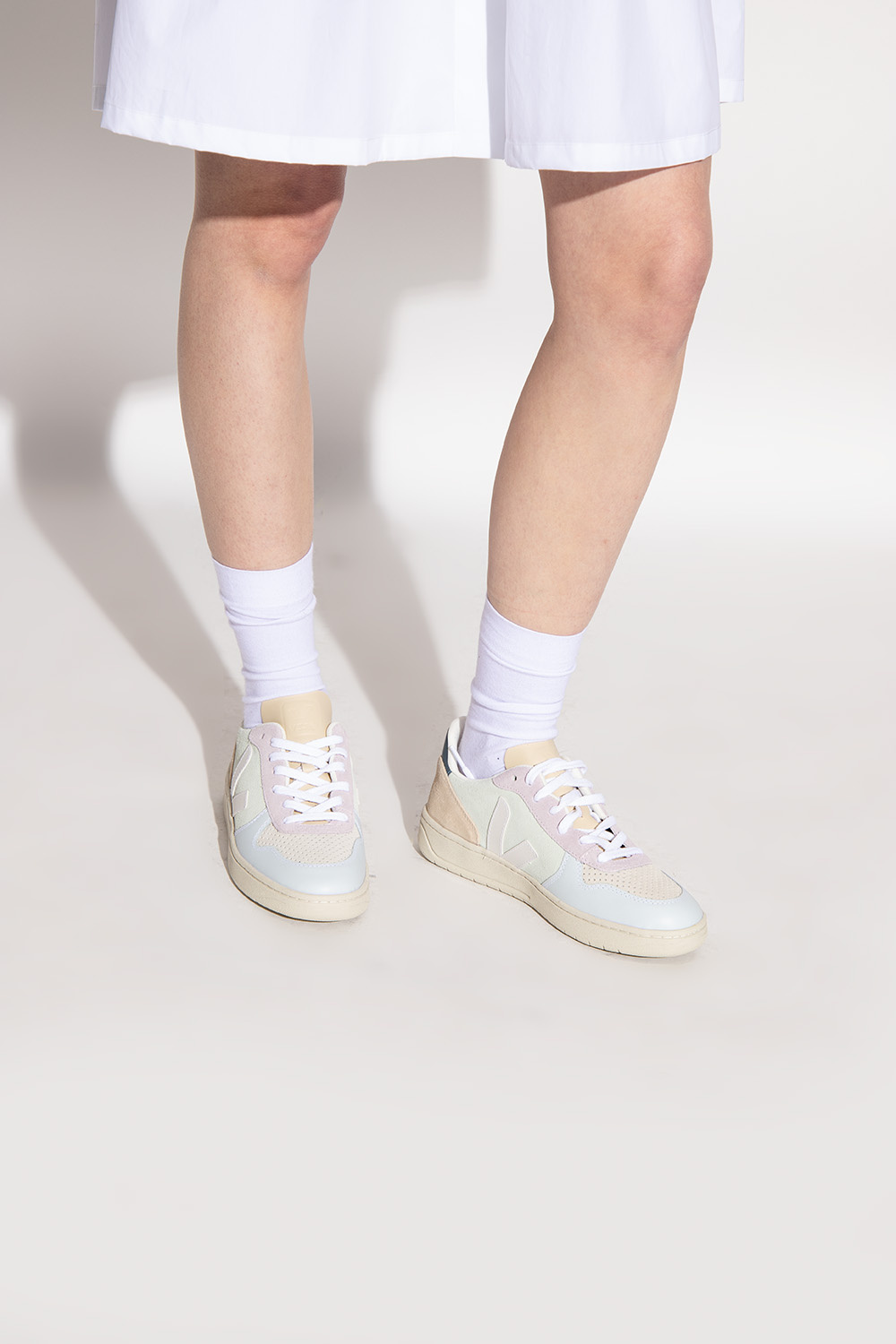 Veja ‘V-10 Suede’ sneakers