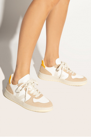 ‘v-10’ sneakers od Veja