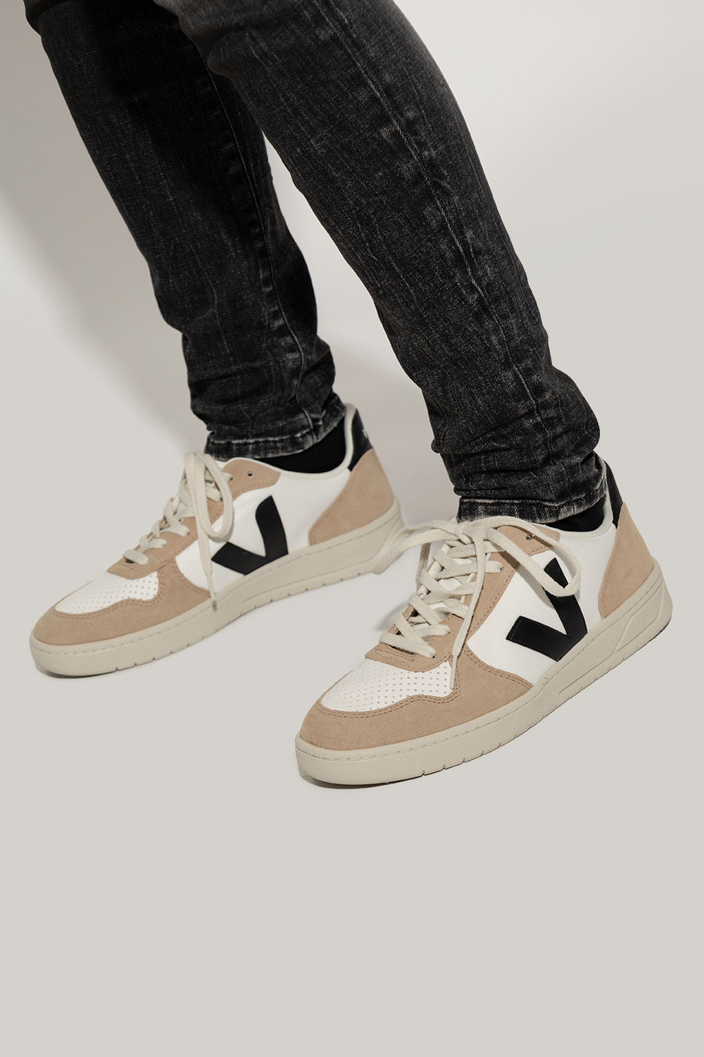 Veja ‘V-10 Chromefree Leather’ sneakers