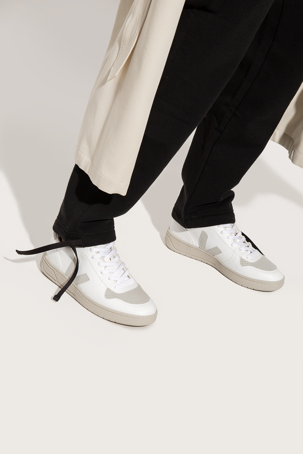 Veja ‘V-10 C.W.L.’ sneakers