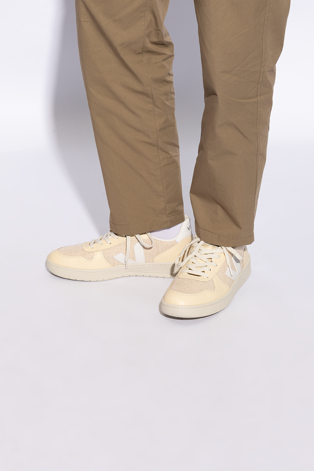 Veja ‘V-10 J-Mesh’ sneakers