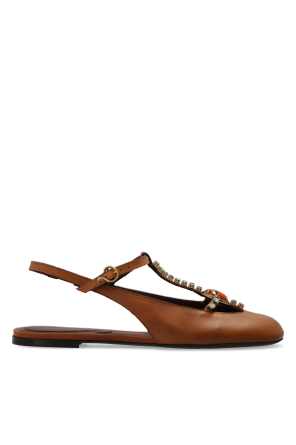 Leather shoes with appliqués