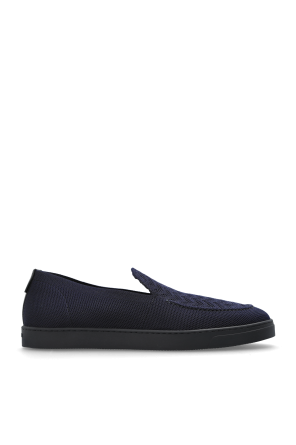 Sports shoes