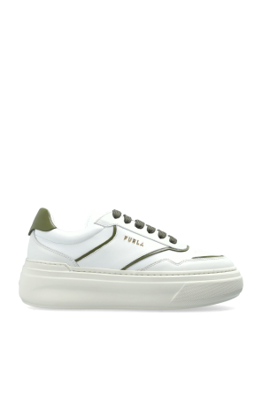 "Nuage" sports shoes
