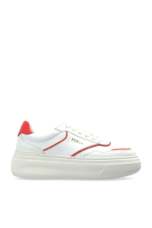 "Nuage" sports shoes