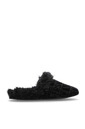 Slippers with faux fur