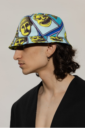 Bucket hat with ‘le maschere’ pattern od Versace