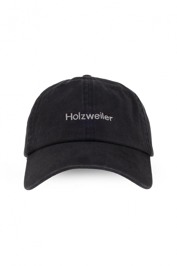 Holzweiler White cap