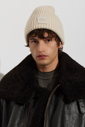 UGG Beanie with logo patch
