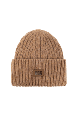 Beanie with logo patch