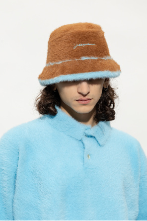 Jacquemus hat red gloves