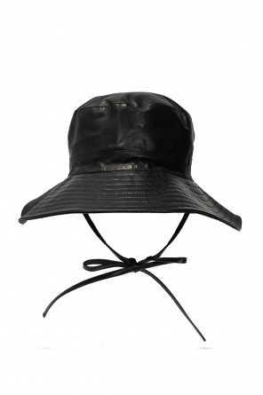 Leather hat od Yves Salomon