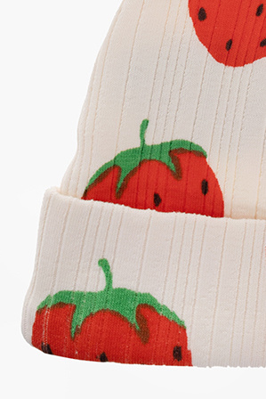 Mini Rodini Beanie with motif of strawberries