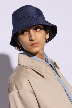 Hat by dries van noten od O casaco com capuz Gore Wear R3 GORE-TEX Active Jacket oferece grande proteção na chuva