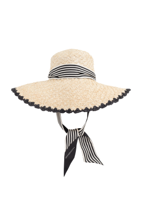 Hat with ties