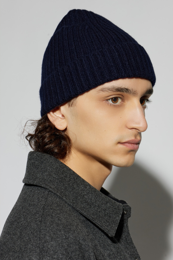 Lisa Yang ‘Menton’ cap