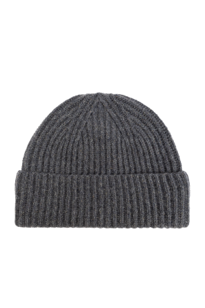 Hat `menton` od Lisa Yang