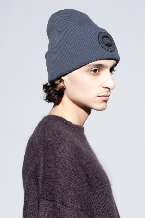 Wool beanie with logo patch od Canada Goose
