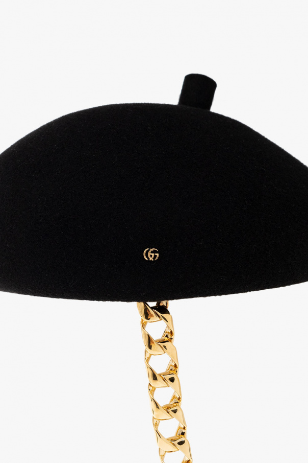 Gucci Felt beret with chain