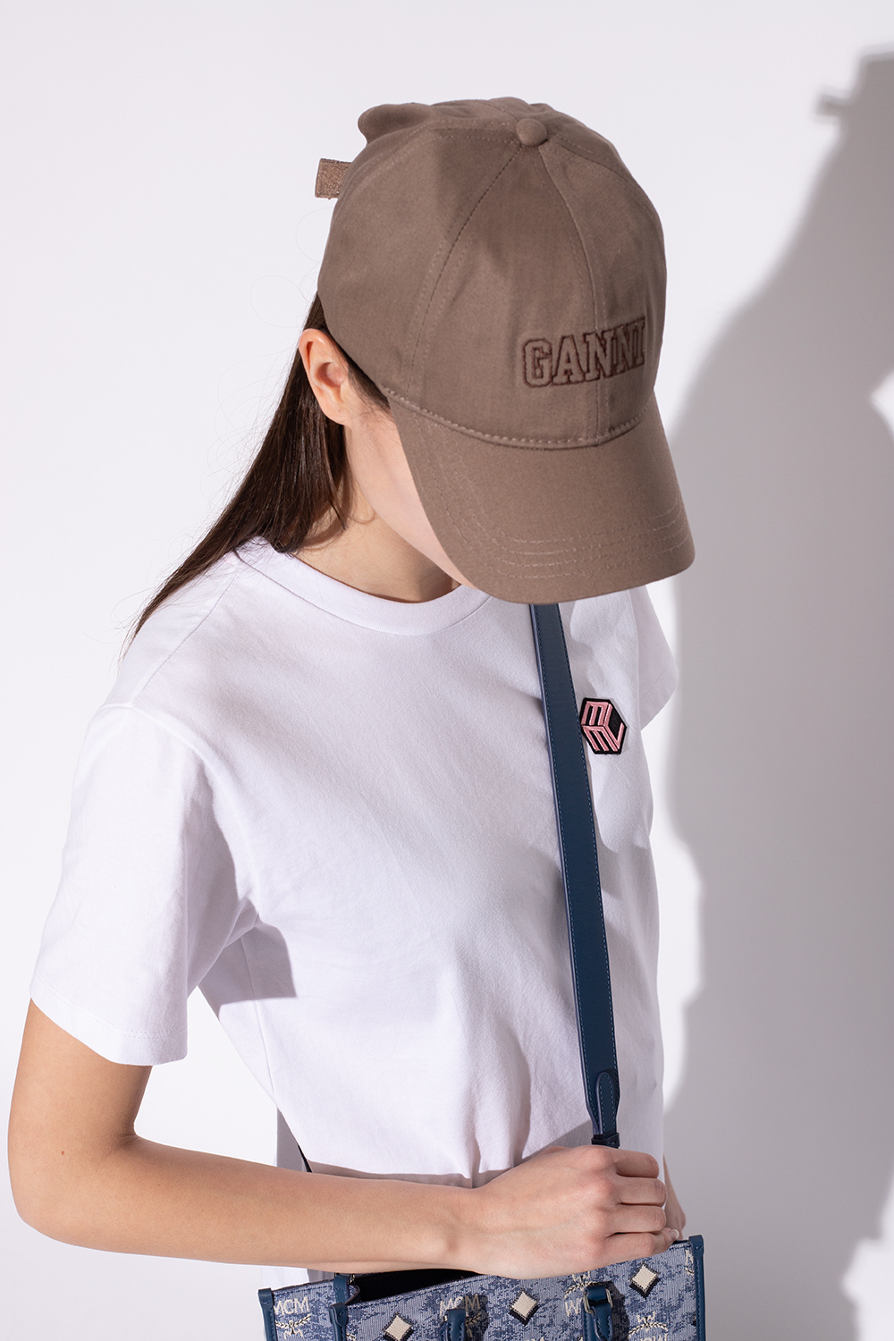 Ganni pegador cursive suede snapback cap sand