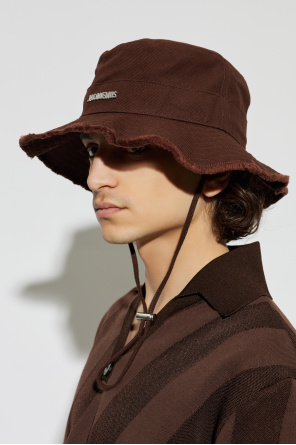 Jacquemus Hut mit rohem Abschluss