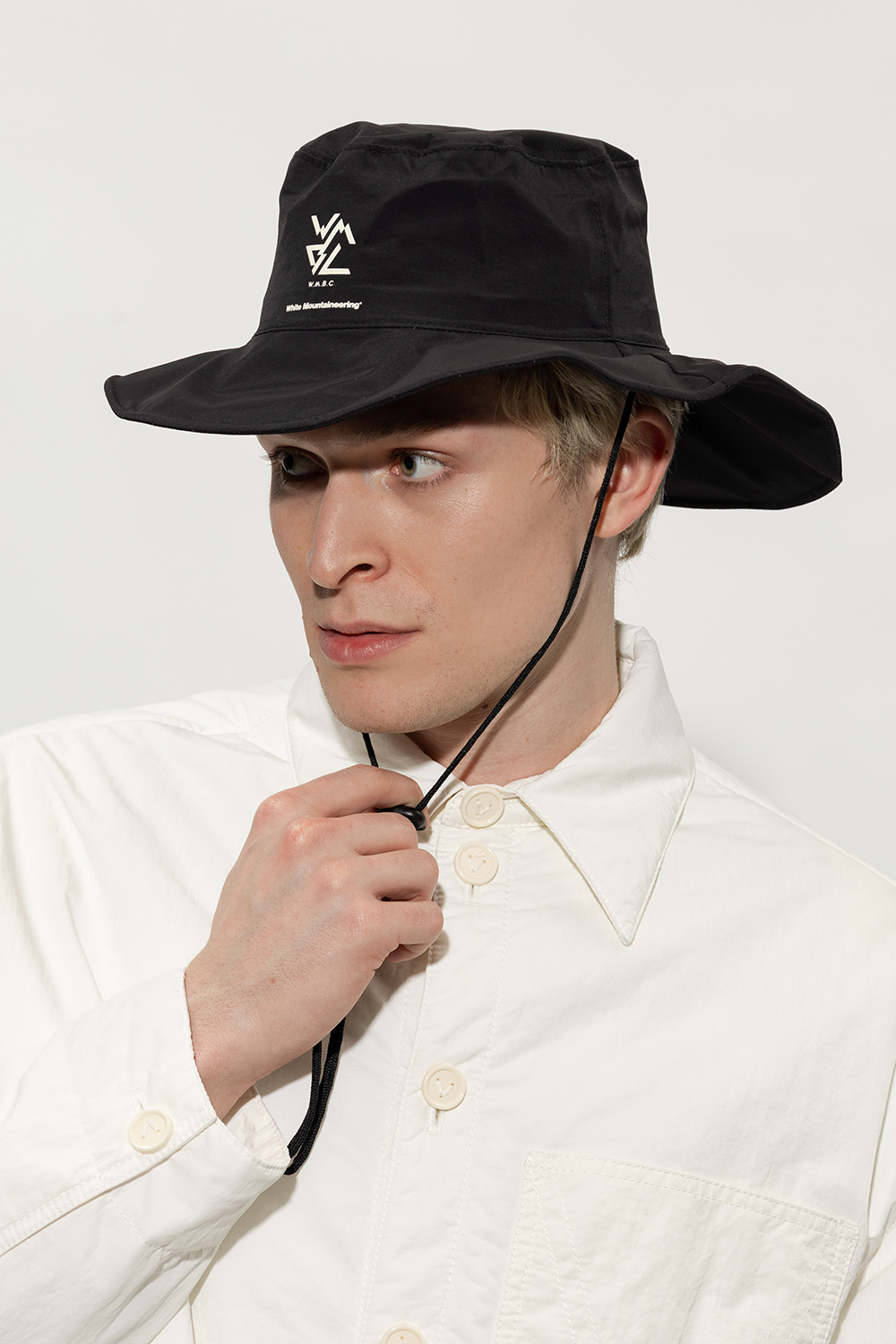 White Mountaineering Cappello bucket hat velluto tigre