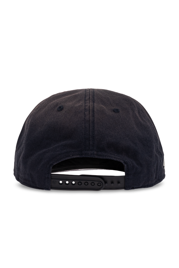 Represent Czapka z daszkiem