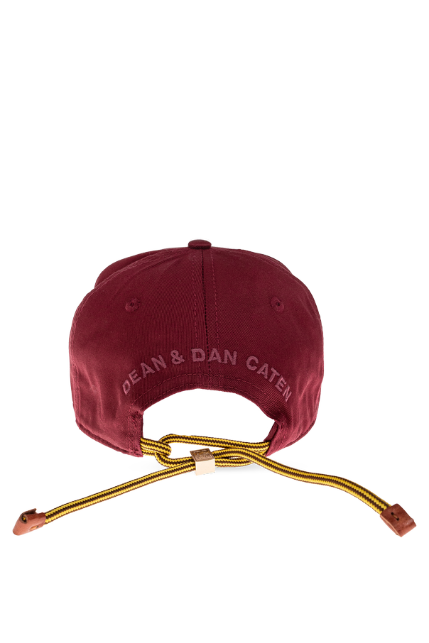 Dsquared2 Șapcă Dsquared2 din bumbac burgundy cu patch pătrat și emblemă metalică "D2" pentru bărbați