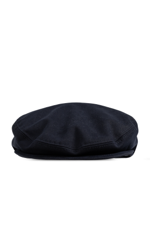 Flat cap with appliqué