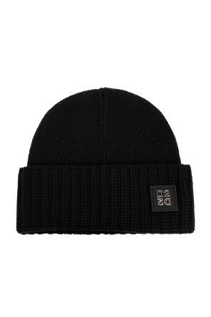 Cap with logo patch