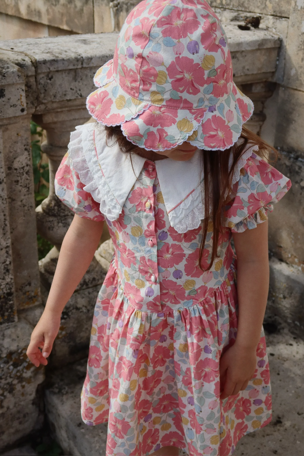 Konges Sløjd Hat with floral motif