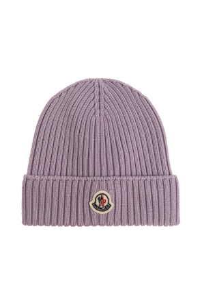 Boné com aplicação de logótipo