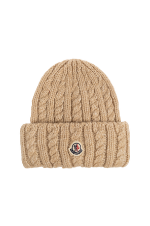 Gorra con parche de logo