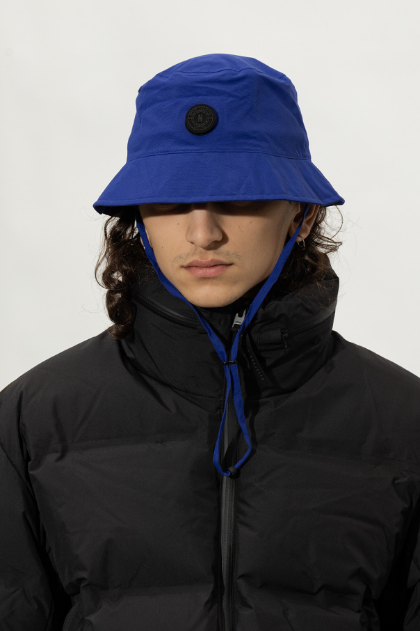 Norse Projects Comes with the leak proof Café Cap with easy-carry swivel loop