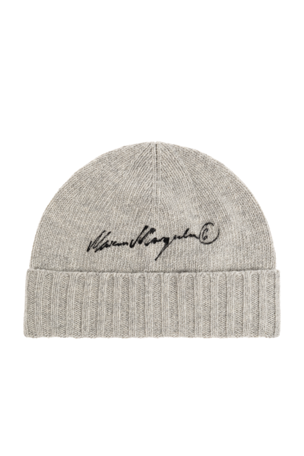 Wool beanie with embroidered logo od MM6 Maison Margiela