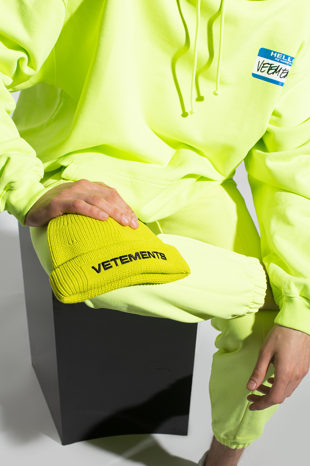VETEMENTS Rib-knit Aral hat with logo