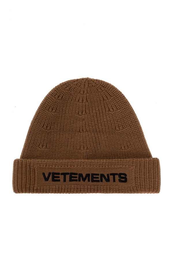 VETEMENTS People looking for a reversible hat with minimum seams