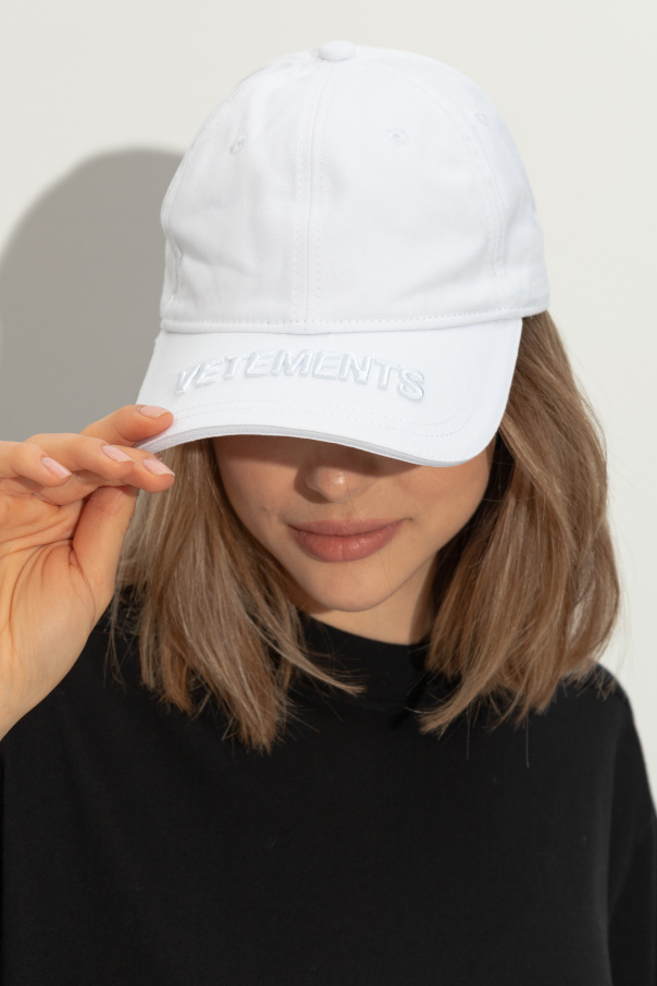 VETEMENTS Cap with brim