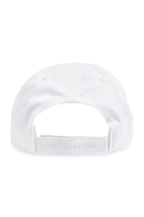 VETEMENTS Cap with brim