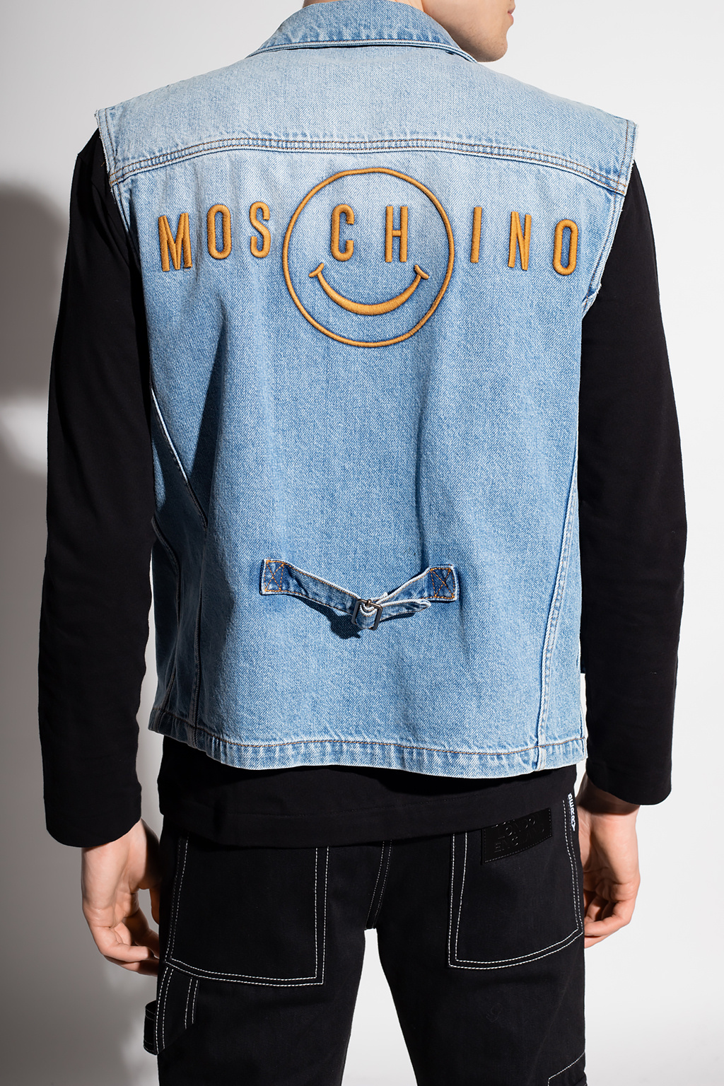 Moschino IN HONOUR OF MOVEMENT AND BREAKING PATTERNS