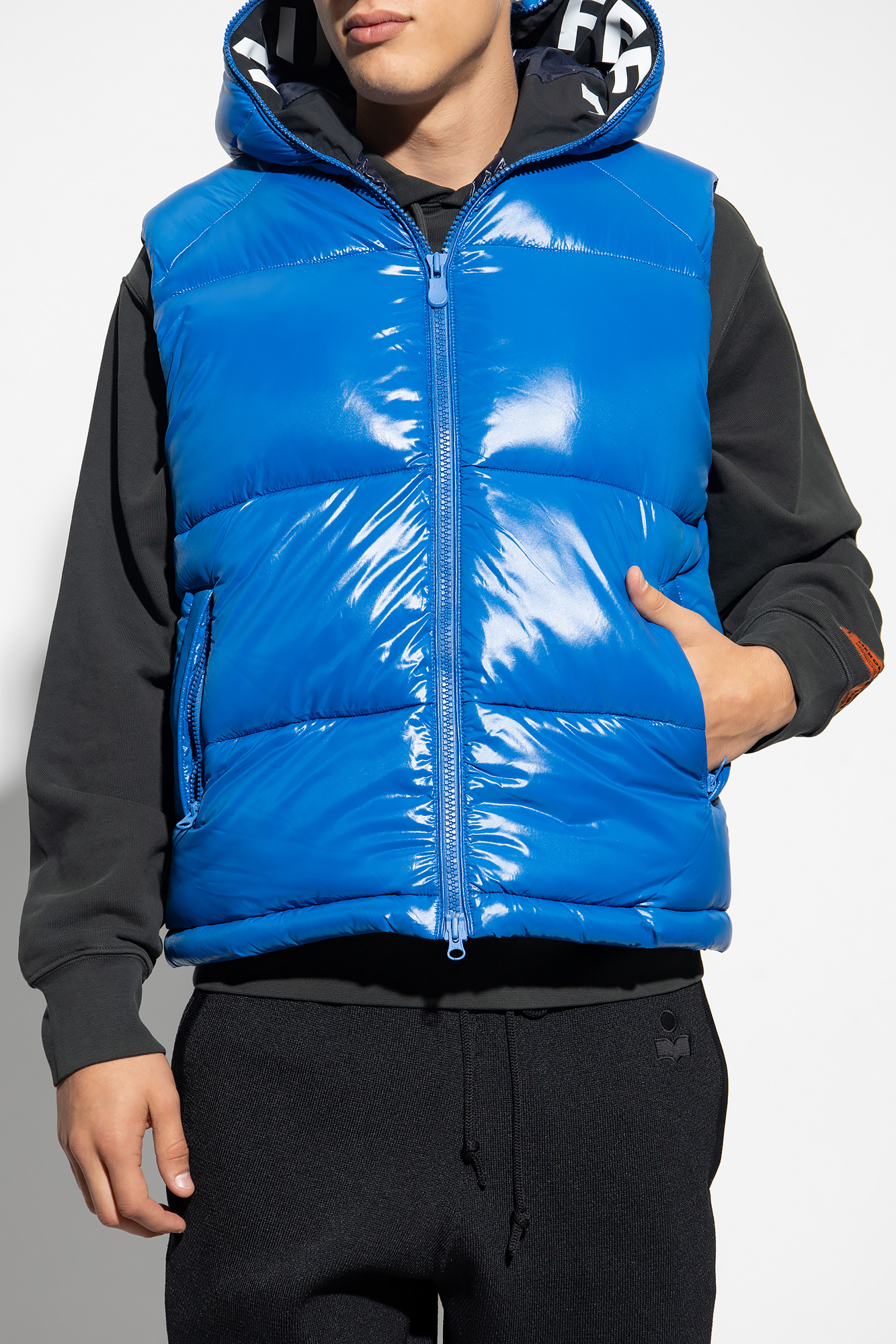 Download the latest version of the app ‘Dexter’ quilted vest