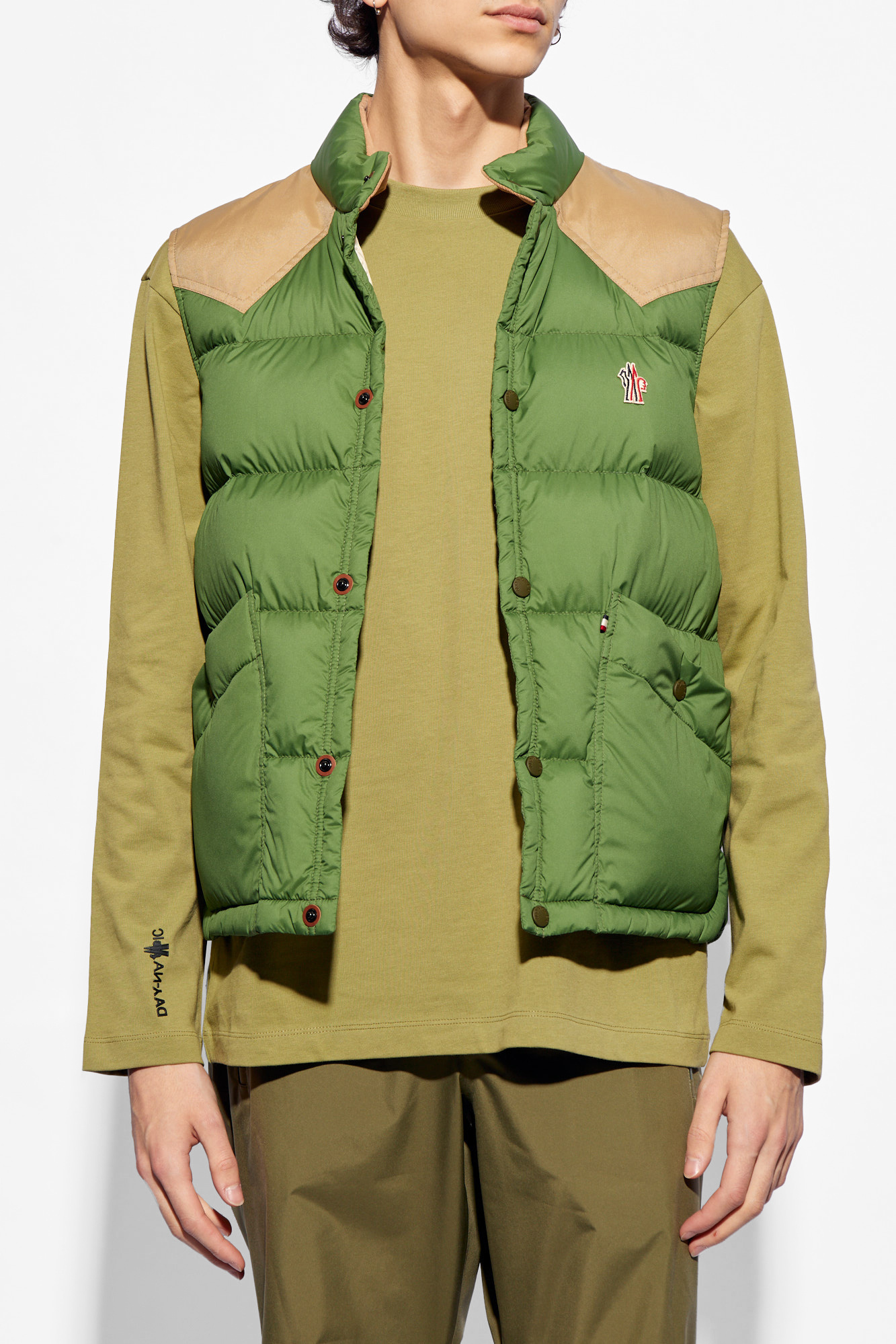 Moncler Grenoble Composition / Capacity