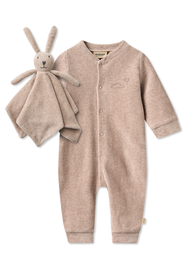 Wheat Pelele ‘Robin’ con conejo de peluche